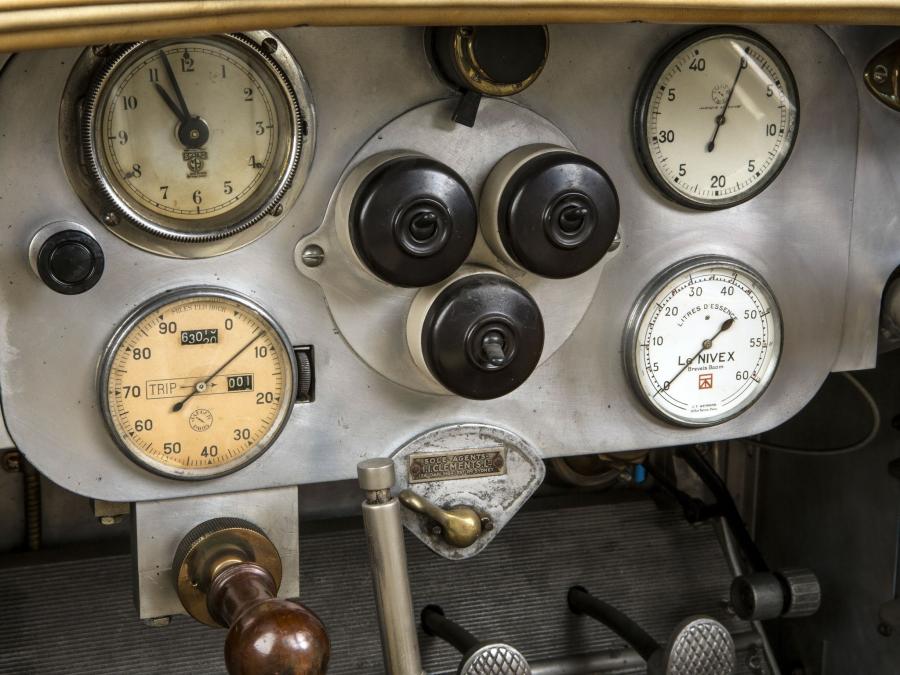 Панель приборов Chenard-Walcker 3-Litre 70-80 HP 1923 года  (фото 11 из 13)